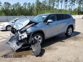 2022 Toyota Highlander LE z VIN 5TDBZRBH2NS207659, wystawiony jako Copart lot #52113385 z przebiegiem 31 700 mil mil oraz Szkoda całkowita • Salvage title. Historia ofert i sprzedaży dostępna na DreamBid. Obrazek 1.
