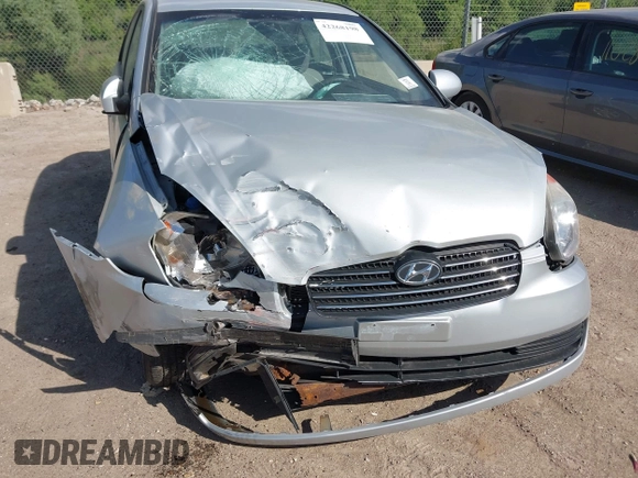 2009 Hyundai Accent Auto GLS z VIN KMHCN46C69U326197, wystawiony jako IAAI lot #42268198 z przebiegiem 74 308 mil mil oraz . Historia ofert i sprzedaży dostępna na DreamBid. Obrazek 6.
