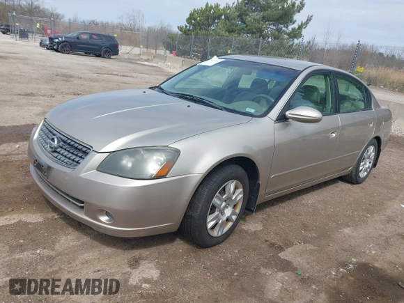 2005 Nissan Altima 2.5 S with VIN 1N4AL11D65C172094, listed as a IAAI auction lot 42115492 with 156,703 mi miles. Bid and sale history available at carsss.com. Image 2.