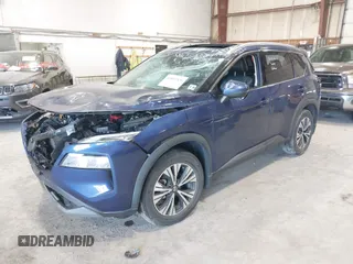 2021 Nissan Rogue SV z VIN 5N1AT3BB6MC757321, wystawiony jako IAAI lot #42035826 z przebiegiem 45 443 mil mil oraz . Historia ofert i sprzedaży dostępna na DreamBid. Obrazek 2.