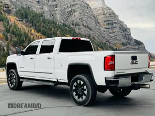 2018 GMC Sierra 2500HD SLT with VIN 1GT12TEY8JF232441, listed as a Copart auction lot 80102474 with 116,458 mi miles and Salvage Title. Bid and sale history available at carsss.com. Image 3.
