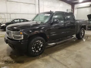 2006 GMC Sierra Denali z VIN 2GTEK63N461196693, wystawiony jako Copart lot #88791915 z przebiegiem 283 184 mil mil oraz Szkody całkowita. Historia ofert i sprzedaży dostępna na DreamBid. Obrazek 1.