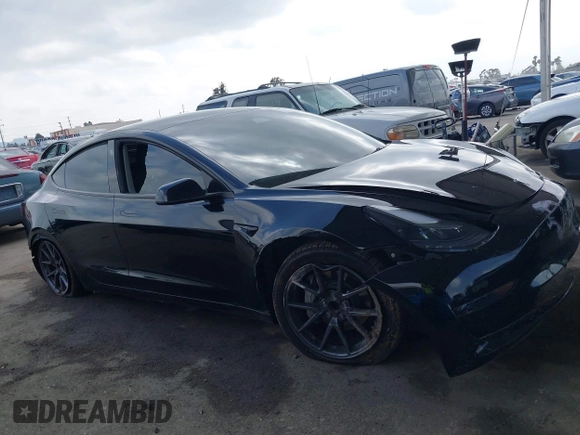 2023 Tesla Model 3 z VIN 5YJ3E1EA1PF546324, wystawiony jako IAAI lot #42103745 z przebiegiem 33 284 mil mil oraz . Historia ofert i sprzedaży dostępna na DreamBid. Obrazek 13.