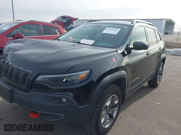 2019 Jeep Cherokee Trailhawk Elite with VIN 1C4PJMBX0KD395421, listed as a IAAI auction lot 41265048 with 70,070 mi miles. Bid and sale history available at carsss.com. Image 17.