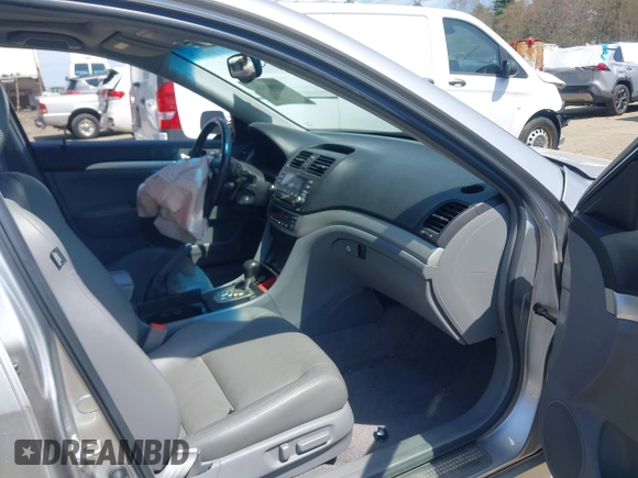 2006 Acura TSX with VIN JH4CL96826C012422, listed as a IAAI auction lot 42098806 with 186,706 mi miles and . Bid and sale history available at DreamBid. Image 5.