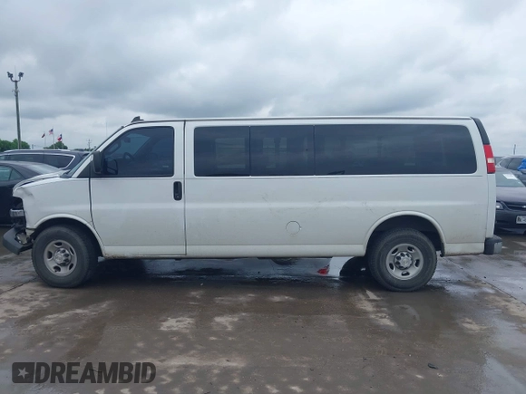 2016 Chevrolet Express Passenger LT with VIN 1GAZGPFG6G1133651, listed as a IAAI auction lot 41891733 with 167,344 mi miles and . Bid and sale history available at DreamBid. Image 15.
