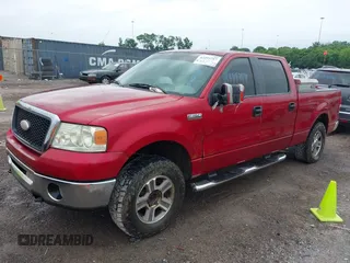 2007 Ford F-150 XLT z VIN 1FTRW14W97FA22564, wystawiony jako IAAI lot #42255757 z przebiegiem 344 371 mil mil oraz . Historia ofert i sprzedaży dostępna na DreamBid. Obrazek 17.