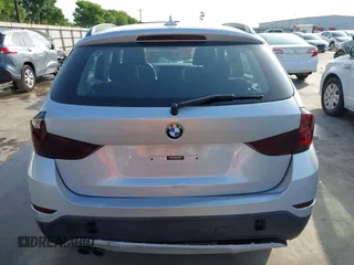 2014 BMW X1 sDrive28i z VIN WBAVM1C51EVW52544, wystawiony jako IAAI lot #41901275 z przebiegiem 117 832 mil mil oraz . Historia ofert i sprzedaży dostępna na DreamBid. Obrazek 17.