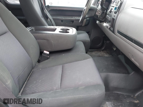 2010 Chevrolet Silverado 1500 LS with VIN 1GCSCREA7AZ201011, listed as a IAAI auction lot 41448280 with 216,623 mi miles. Bid and sale history available at carsss.com. Image 5.