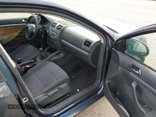 2005 Volkswagen Jetta 2.5 with VIN 3VWPG71K15M633921, listed as a IAAI auction lot 41186775 with 137,915 mi miles and . Bid and sale history available at DreamBid. Image 5.