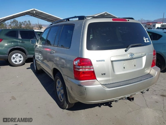 2001 Toyota Highlander with VIN JTEGF21A010022643, listed as a IAAI auction lot 41353050 with 174,756 mi miles. Bid and sale history available at carsss.com. Image 3.