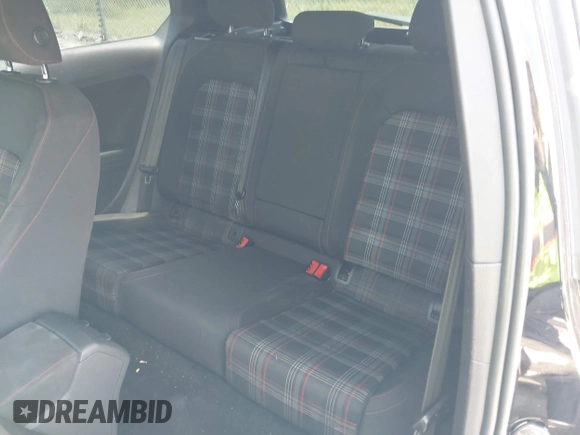2015 Volkswagen GTI S с VIN 3VWYT7AU5FM070973, выставлен на аукционе IAAI как лот 42386040 с пробегом 111 088 миль миль и . История ставок и продаж доступна на DreamBid. Изображение 8.