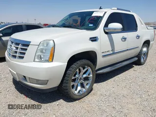 2011 Cadillac Escalade EXT Luxury with VIN 3GYT4MEF6BG161175, listed as a IAAI auction lot 42047669 with 115,235 mi miles. Bid and sale history available at carsss.com. Image 2.