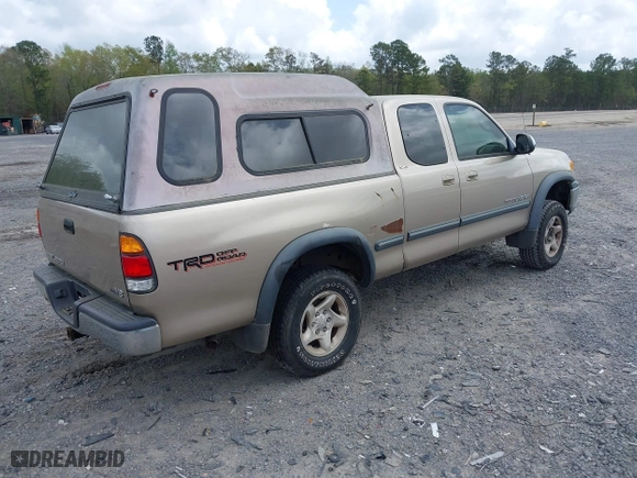 2002 Toyota Tundra SR5 with VIN 5TBBT44112S292924, listed as a IAAI auction lot 41958993 with 216,550 mi miles. Bid and sale history available at carsss.com. Image 4.