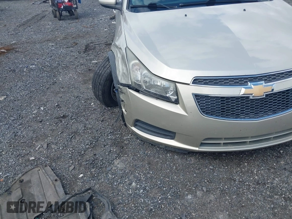 2014 Chevrolet Cruze 1LT with VIN 1G1PC5SB1E7193493, listed as a IAAI auction lot 41890338 with 82,515 mi miles and . Bid and sale history available at DreamBid. Image 6.