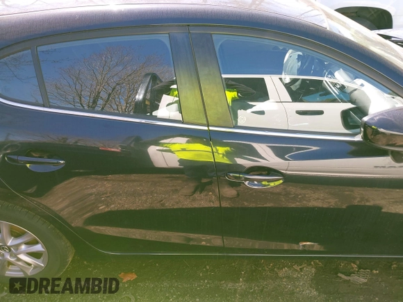 2015 Mazda 3 i Touring with VIN JM1BM1L7XF1246035, listed as a IAAI auction lot 41819595 with 124,535 mi miles and . Bid and sale history available at carsss.com. Image 13.