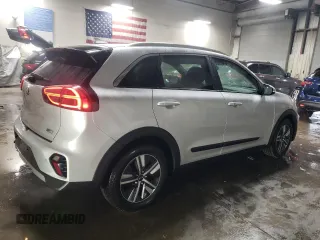 2020 Kia Niro EX Premium with VIN KNDCE3LC4L5370977, listed as a Copart auction lot 46602015 with 111,462 mi miles and Salvage Title. Bid and sale history available at carsss.com. Image 3.