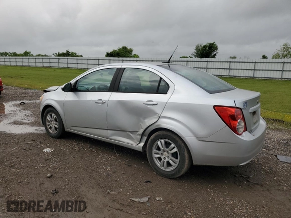 2012 Chevrolet Sonic LS z VIN 1G1JA5SH6C4164795, wystawiony jako Copart lot #55952365 z przebiegiem 119 966 mil mil oraz Szkoda całkowita • Salvage title. Historia ofert i sprzedaży dostępna na DreamBid. Obrazek 2.
