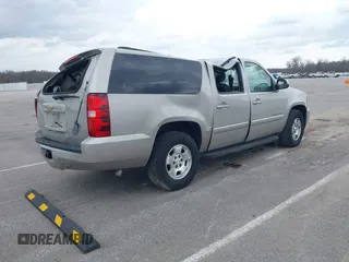 2007 Chevrolet Suburban LT с VIN 1GNFK16397J380298, выставлен на аукционе IAAI как лот 41945696 с пробегом 122 530 миль миль и . История ставок и продаж доступна на DreamBid. Изображение 4.