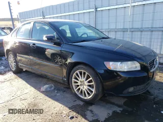 2011 Volvo S40 with VIN YV1672MS2B2538956, listed as a Copart auction lot 89078845 with 172,865 mi miles and Salvage Title. Bid and sale history available at carsss.com. Image 4.