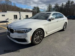 2019 BMW 5 Series 530e xDrive with VIN WBAJB1C52KB375629, listed as a Copart auction lot 86128564 with 89,988 mi miles and Clean title. Bid and sale history available at DreamBid. Image 1.