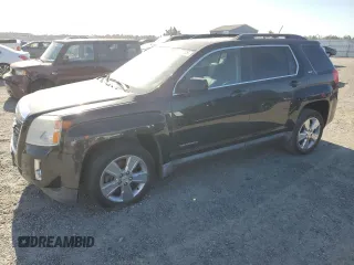 2015 GMC Terrain SLT z VIN 2GKFLSE38F6376384, wystawiony jako Copart lot #55856725 z przebiegiem 137 400 mil mil oraz Czysty tytuł • Clean title. Historia ofert i sprzedaży dostępna na DreamBid. Obrazek 1.