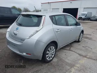 2015 Nissan LEAF SV with VIN 1N4AZ0CP2FC312093, listed as a IAAI auction lot 41658774 with 121,896 mi miles. Bid and sale history available at carsss.com. Image 4.