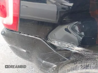 2010 Ford Escape Limited с VIN 1FMCU0E78AKA62013, выставлен на аукционе IAAI как лот 42426819 с пробегом 196 842 миль миль и . История ставок и продаж доступна на DreamBid. Изображение 17.