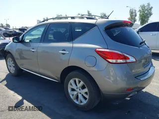 2011 Nissan Murano LE z VIN JN8AZ1MU8BW064756, wystawiony jako IAAI lot #41967871 z przebiegiem 183 378 mil mil oraz . Historia ofert i sprzedaży dostępna na DreamBid. Obrazek 3.