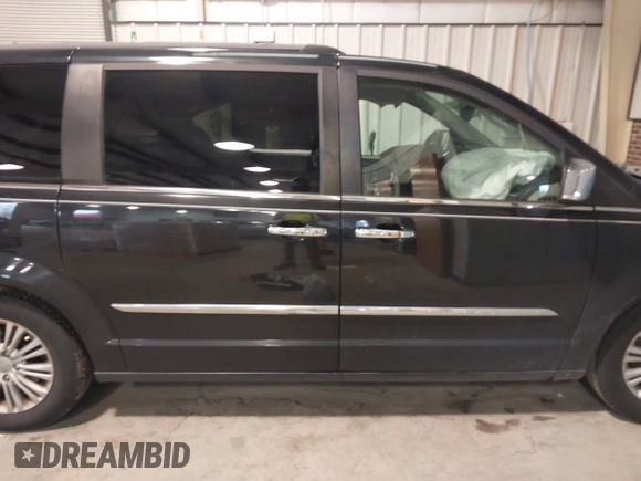 2016 Chrysler Town & Country Touring-L with VIN 2C4RC1CG5GR149551, listed as a IAAI auction lot 40909068 with 159,782 mi miles. Bid and sale history available at carsss.com. Image 12.