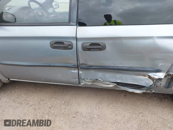 2004 Dodge Caravan SE with VIN 1D4GP24R74B582206, listed as a IAAI auction lot 41919558 with 281,818 mi miles and . Bid and sale history available at DreamBid. Image 6.