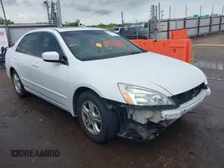 2006 Honda Accord EX-L z VIN 1HGCM56846A069743, wystawiony jako IAAI lot #42106590 z przebiegiem 117 851 mil mil oraz . Historia ofert i sprzedaży dostępna na DreamBid. Obrazek 1.