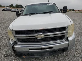 2007 Chevrolet Silverado 1500 with VIN 1GBHC39657E597358, listed as a Copart auction lot 52408105 with 379,668 mi miles and Salvage Title. Bid and sale history available at DreamBid. Image 5.