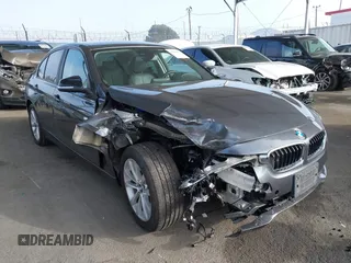 2018 BMW 3 Series 320i z VIN WBA8A9C5XJK622894, wystawiony jako IAAI lot #41210354 z przebiegiem 60 795 mil mil oraz . Historia ofert i sprzedaży dostępna na DreamBid. Obrazek 1.