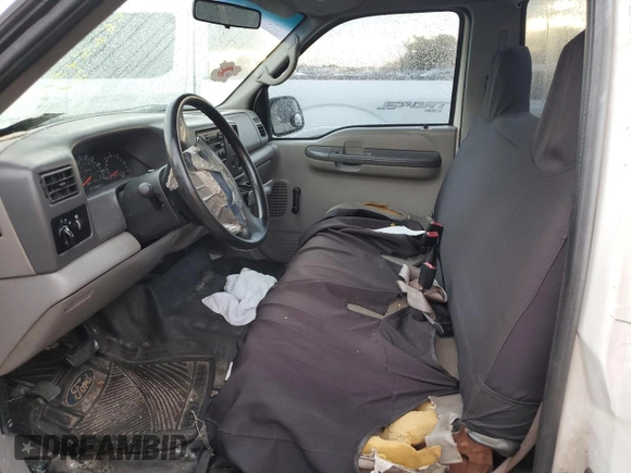 2000 Ford Super Duty F-250 XL with VIN 1FTNF20L8YEA71116, listed as a Copart auction lot 73739324 with 303,338 mi miles and Salvage Title. Bid and sale history available at carsss.com. Image 7.