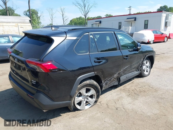 2020 Toyota RAV4 XLE with VIN 2T3P1RFV7LW111230, listed as a IAAI auction lot 40012870 with 22,444 mi miles. Bid and sale history available at carsss.com. Image 4.