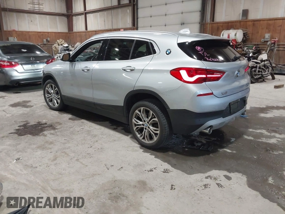 2020 BMW X2 xDrive28i with VIN WBXYJ1C09L5P35894, listed as a IAAI auction lot 41588426 with 24,476 mi miles. Bid and sale history available at carsss.com. Image 3.