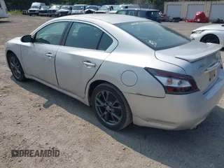 2012 Nissan Maxima SV z VIN 1N4AA5AP6CC841081, wystawiony jako IAAI lot #42428824 z przebiegiem 131 026 mil mil oraz . Historia ofert i sprzedaży dostępna na DreamBid. Obrazek 3.