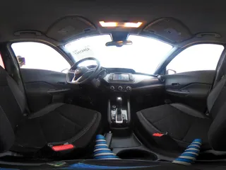 2020 Nissan Kicks S z VIN 3N1CP5BV7LL563586, wystawiony jako IAAI lot #42043567 z przebiegiem 66 727 mil mil oraz . Historia ofert i sprzedaży dostępna na DreamBid. Obrazek 19.