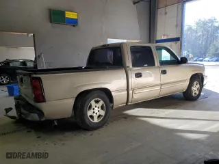 2006 Chevrolet Silverado 1500 LT1 with VIN 2GCEC13T661127499, listed as a Copart auction lot 46291415 with 236,146 mi miles and Salvage Title. Bid and sale history available at carsss.com. Image 3.
