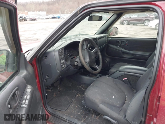 2004 GMC Sonoma SLS with VIN 1GTDT13X34K123566, listed as a IAAI auction lot 41811762 with 109,356 mi miles. Bid and sale history available at carsss.com. Image 5.