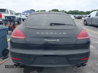 2015 Porsche Panamera S E-Hybrid z VIN WP0AD2A72FL040703, wystawiony jako IAAI lot #41937431 z przebiegiem 77 933 mil mil oraz . Historia ofert i sprzedaży dostępna na DreamBid. Obrazek 16.