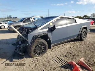2024 Tesla Cybertruck Cyberbeast z VIN 7G2CEHEE3RA013268, wystawiony jako Copart lot #43322195 z przebiegiem Nie podano mil oraz Szkoda całkowita • Salvage title. Historia ofert i sprzedaży dostępna na DreamBid. Obrazek 1.