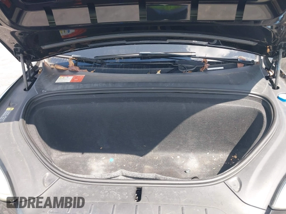 2017 Tesla Model X 90D with VIN 5YJXCBE21HF054898, listed as a IAAI auction lot 42076462 with 89,996 mi miles and . Bid and sale history available at DreamBid. Image 10.