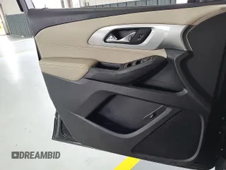 2022 Chevrolet Traverse LT Cloth z VIN 1GNEVGKW6NJ151516, wystawiony jako IAAI lot #42326113 z przebiegiem 101 660 mil mil oraz . Historia ofert i sprzedaży dostępna na DreamBid. Obrazek 1.