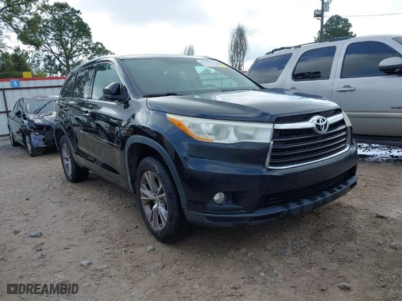 2014 Toyota Highlander XLE with VIN 5TDKKRFH9ES021924, listed as a IAAI auction lot 41826858 with 302,407 mi miles. Bid and sale history available at carsss.com. Image 1.
