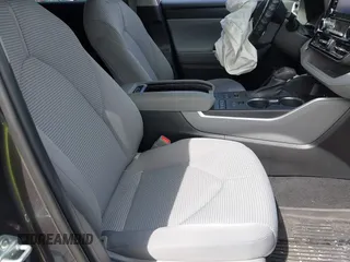 2021 Toyota Highlander L z VIN 5TDCZRBH0MS087637, wystawiony jako IAAI lot #41947861 z przebiegiem 22 626 mil mil oraz . Historia ofert i sprzedaży dostępna na DreamBid. Obrazek 5.