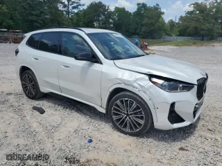 2023 BMW X1 xDrive28i with VIN WBX73EF01P5X64482, listed as a Copart auction lot 54122505 with 15,820 mi miles and Clean Title. Bid and sale history available at carsss.com. Image 4.