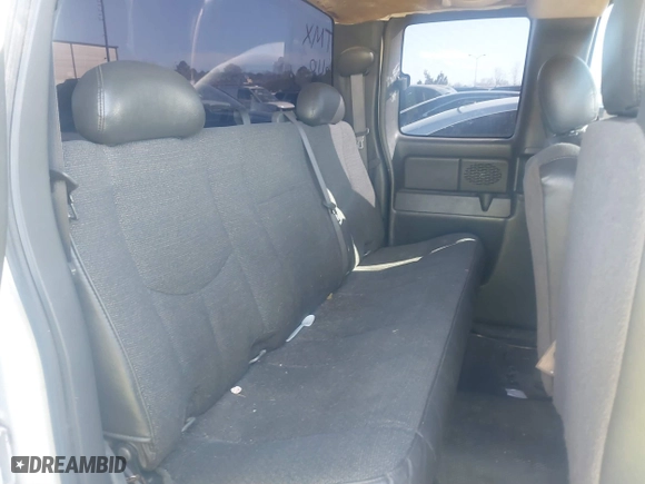 2006 Chevrolet Silverado 1500 LT1 with VIN 2GCEC19V561104319, listed as a IAAI auction lot 41660142 with 208,314 mi miles. Bid and sale history available at carsss.com. Image 8.