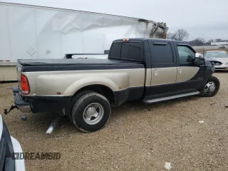 2001 Ford F-350 XL with VIN 1FTWW32F21EA24316, listed as a Copart auction lot 43617375 with 485,052 mi miles and Salvage title. Bid and sale history available at DreamBid. Image 3.